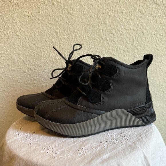 Sorel "Out N About III Waterproof Boots \\ Size 39 (8) // All Black - Picture 14 of 15
